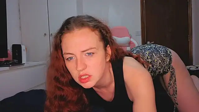 Snapshot of ENGLISHEMILY_69 chatting on 02.02.26 ENGLISHEMILY 69 online show from 02.02.26