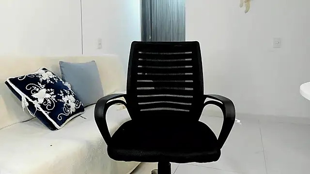 Snapshot of JuanDiegoKing chatting on 09.23.25 JuanDiegoKing online show from 09.23.25