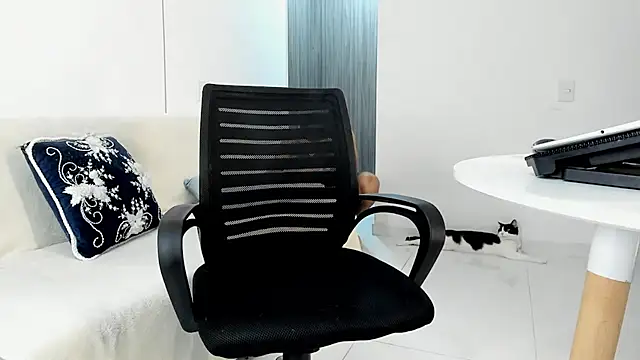 Snapshot of JuanDiegoKing chatting on 09.26.25 JuanDiegoKing online show from 09.26.25