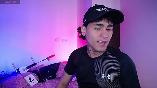 Snapshot of christianwang chatting on 10.21.25 christianwang online show from 10.21.25