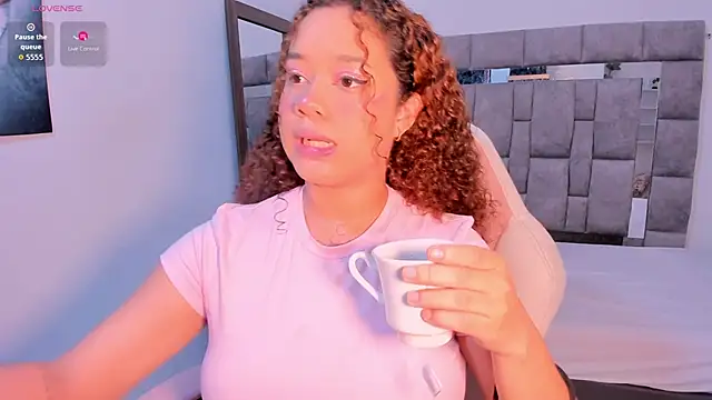 zulyjones online show from 10.10.25