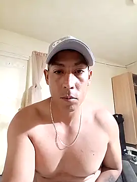 Snapshot of Reveldeseductor chatting on 04.06.26 Reveldeseductor online show from 04.06.26