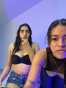 Snapshot of EmySofia chatting on 10.21.25 EmySofia online show from 10.21.25