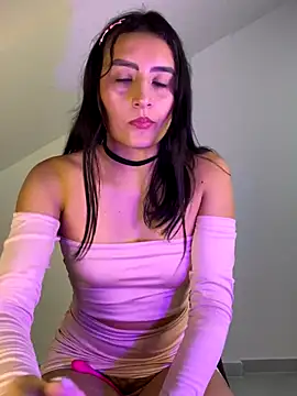 Snapshot of EmySofia chatting on 11.08.25 EmySofia online show from 11.08.25