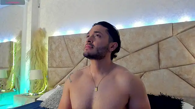 JossAckland online show from 04.14.26