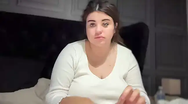 Snapshot of curvybabesx1 chatting on 03.21.25 curvybabesx1 online show from 03.21.25