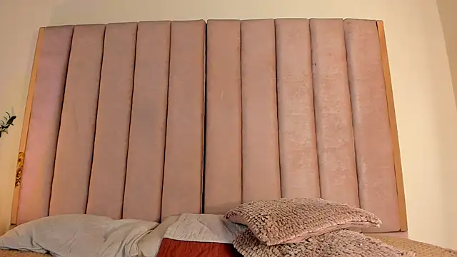 VICTORIA RASH online show from 04.29.26