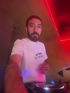 Snapshot of djtimka chatting on 04.11.26 djtimka online show from 04.11.26