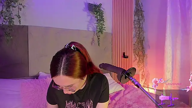 centaurigirl online show from 02.19.26