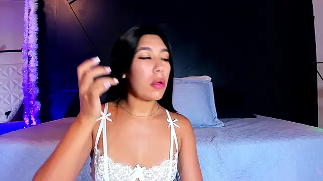 Emilyh  online show from 01.14.25