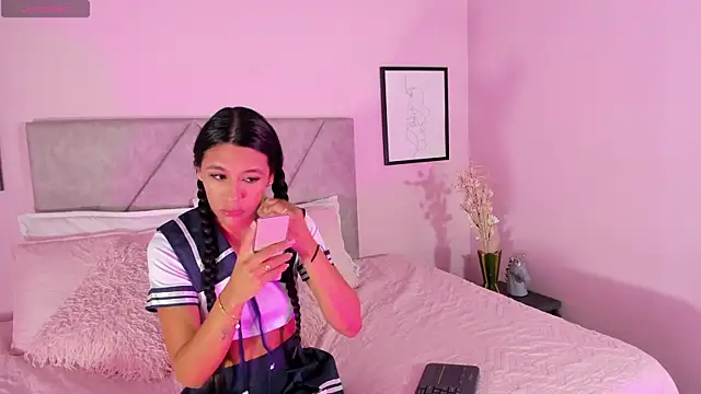 Emilyh  online show from 11.20.25