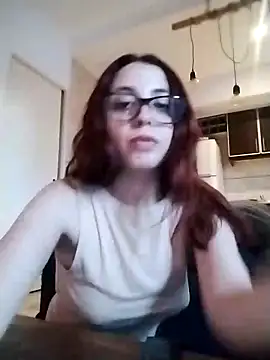 Snapshot of maipilu chatting on 02.25.25 maipilu online show from 02.25.25