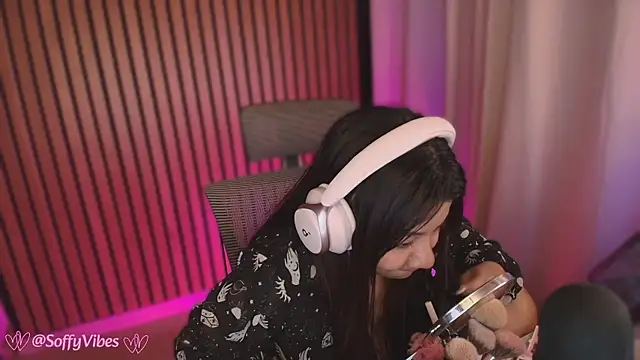 Snapshot of soffyvibes- chatting on 02.17.26 soffyvibes- online show from 02.17.26