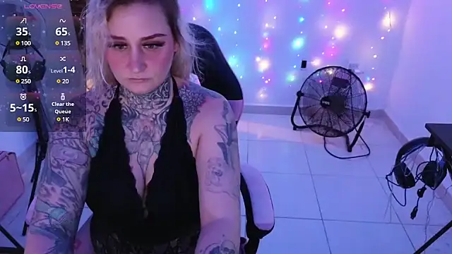 Lisacasandra online show from 12.18.24