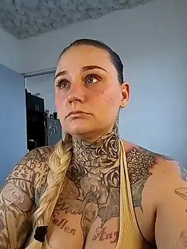Lisacasandra online show from 02.26.25
