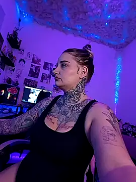 Snapshot of Lisacasandra chatting on 09.28.25 Lisacasandra online show from 09.28.25