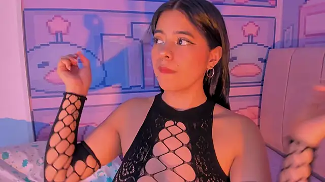 Snapshot of _18alice chatting on 12.15.24 18alice online show from 12.15.24