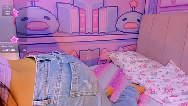 Snapshot of _18alice chatting on 12.21.24 18alice online show from 12.21.24