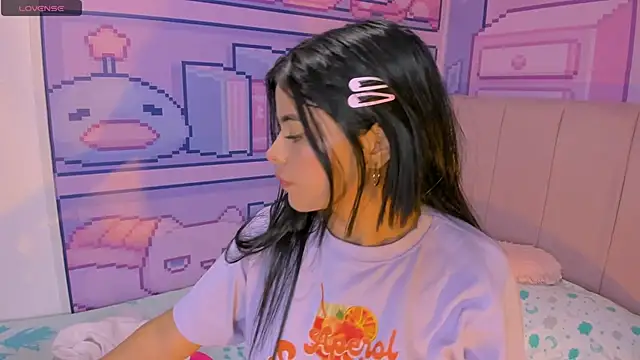 Snapshot of _18alice chatting on 03.03.25 18alice online show from 03.03.25