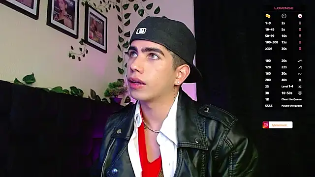 LyleBennett  online show from 02.14.25