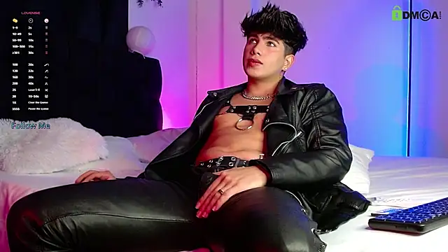 LyleBennett  online show from 10.21.25