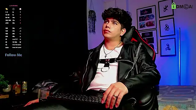 LyleBennett  online show from 11.14.25