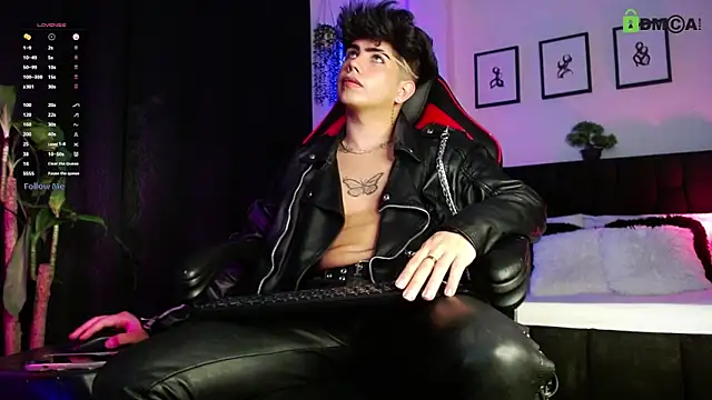 Snapshot of LyleBennett_ chatting on 03.11.26 LyleBennett online show from 03.11.26