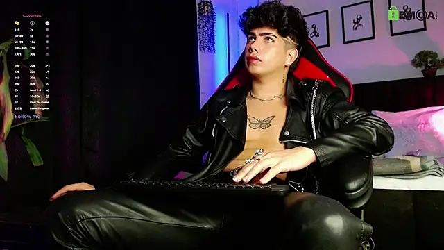 Snapshot of LyleBennett_ chatting on 03.12.26 LyleBennett online show from 03.12.26