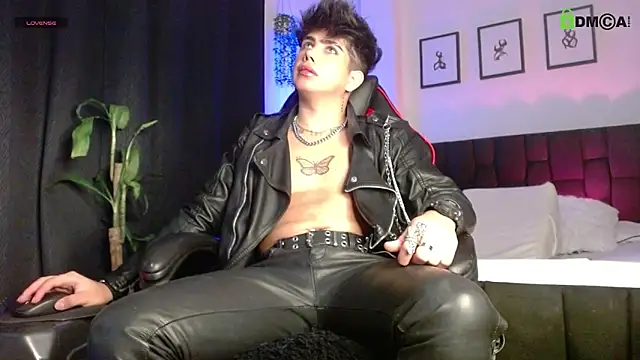 Snapshot of LyleBennett_ chatting on 03.18.26 LyleBennett online show from 03.18.26