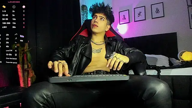 LyleBennett  online show from 07.21.26