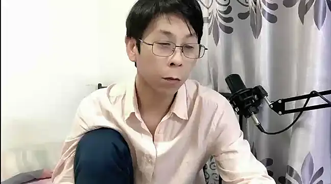 Snapshot of TGH521 chatting on 01.02.25 TGH521 online show from 01.02.25