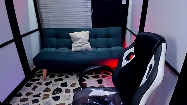 Snapshot of AlliceRosero chatting on 09.25.25 AlliceRosero online show from 09.25.25