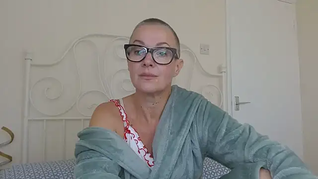 Snapshot of ELEGANT-ARIA36 chatting on 10.07.25 ELEGANT-ARIA36 online show from 10.07.25