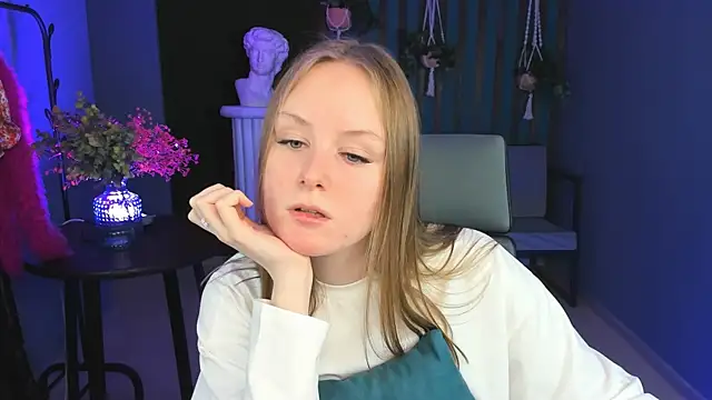 VivienLeeigh online show from 12.18.24