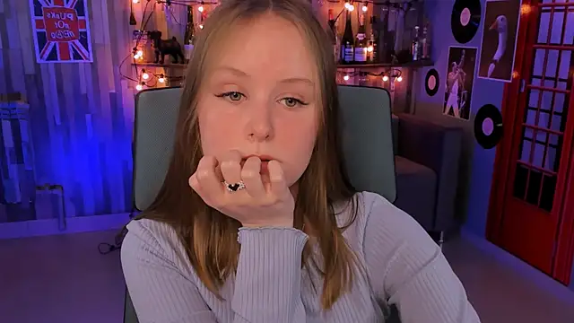 VivienLeeigh online show from 12.24.24