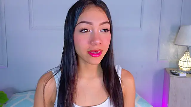 MiaOconner online show from 09.24.25