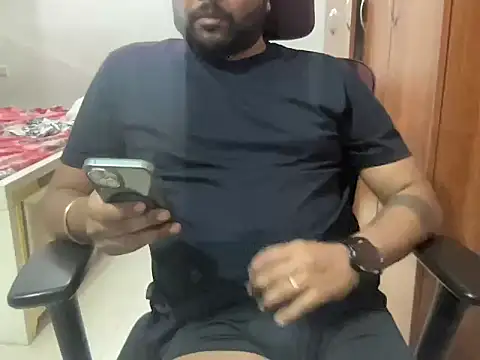 Snapshot of robymeaty chatting on 06.27.26 robymeaty online show from 06.27.26