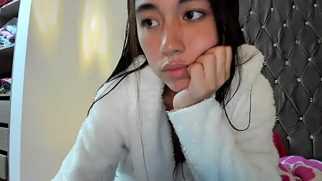 AriaMontgomery online show from 01.14.25