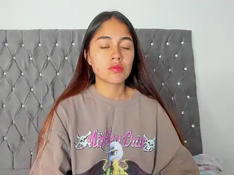 AriaMontgomery online show from 09.13.25