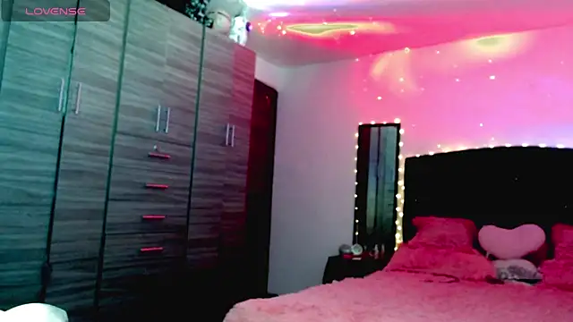 holy juli online show from 11.15.25