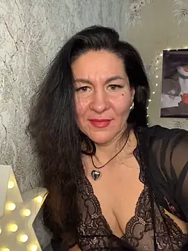 Snapshot of Tina_Moretti chatting on 02.21.25 Tina Moretti online show from 02.21.25