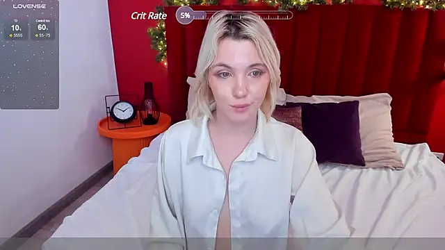 Snapshot of Fluffy_Monica chatting on 01.14.25 Fluffy Monica online show from 01.14.25