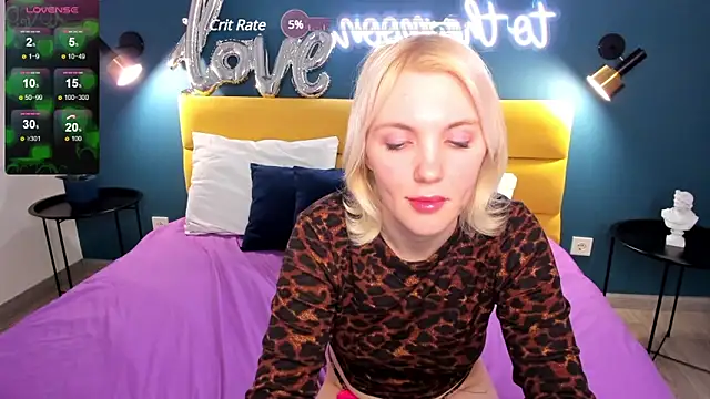 Snapshot of Fluffy_Monica chatting on 03.12.25 Fluffy Monica online show from 03.12.25