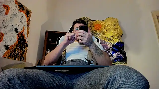 JulianDylan online show from 01.13.25