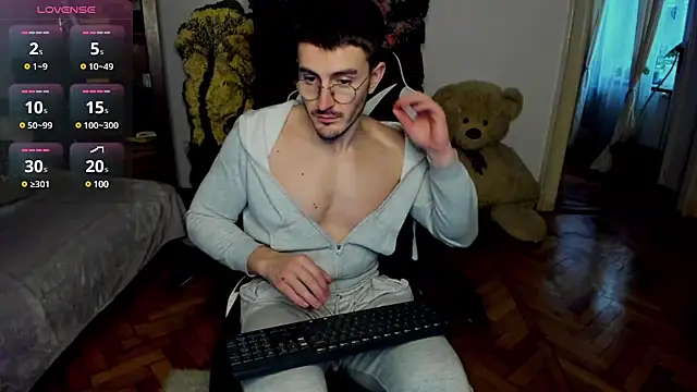 JulianDylan online show from 02.10.25