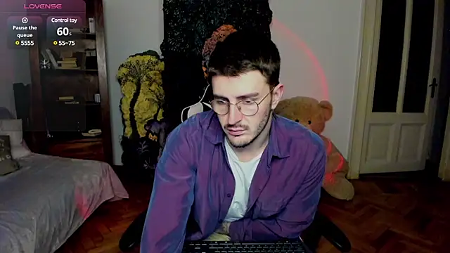 JulianDylan online show from 02.14.25