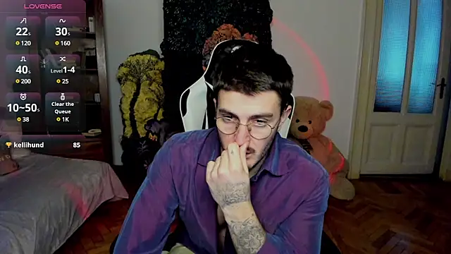 JulianDylan online show from 02.14.25