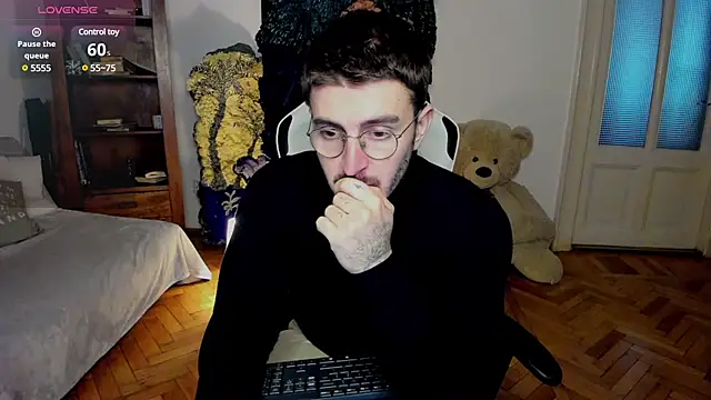 JulianDylan online show from 02.18.25