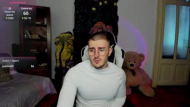 JulianDylan online show from 02.23.25