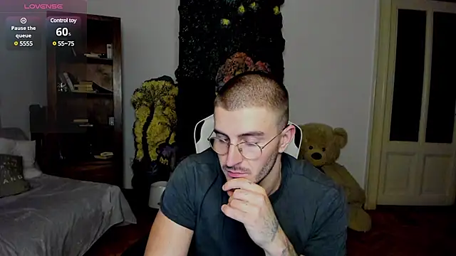 JulianDylan online show from 02.23.25